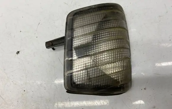 Mercedes-Benz W123 Front indicator light