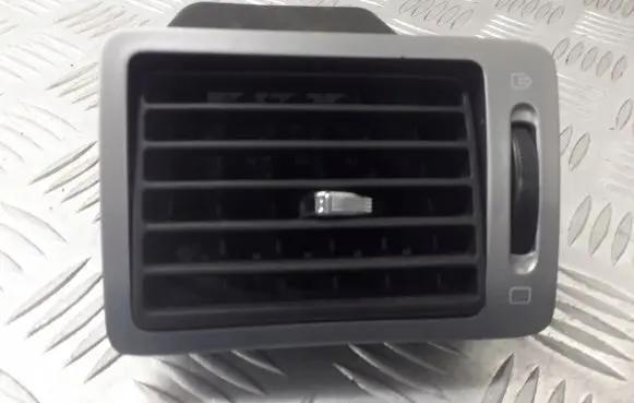 Peugeot 307 Dashboard air vent grill cover trim 9634498977