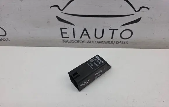 Volvo S60 Glow plug pre-heat relay 30785663 0281003047