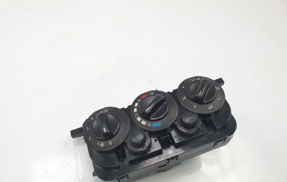 Mercedes-Benz A W168 Climate control unit 1688302285