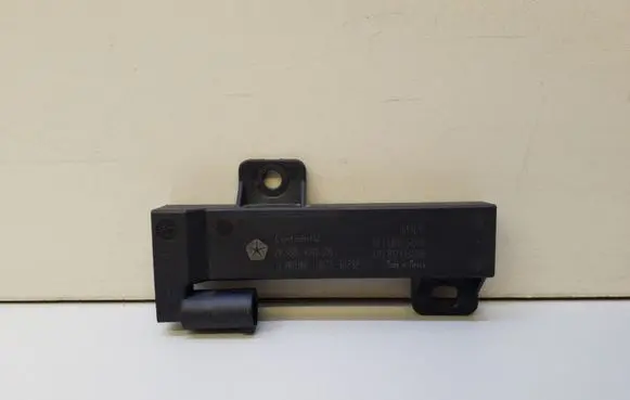 Chrysler Pacifica Aerial antenna amplifier 68051315AB 04749301AB 61232