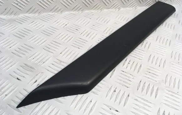 Mitsubishi Pajero Tailgate trim 5837A009