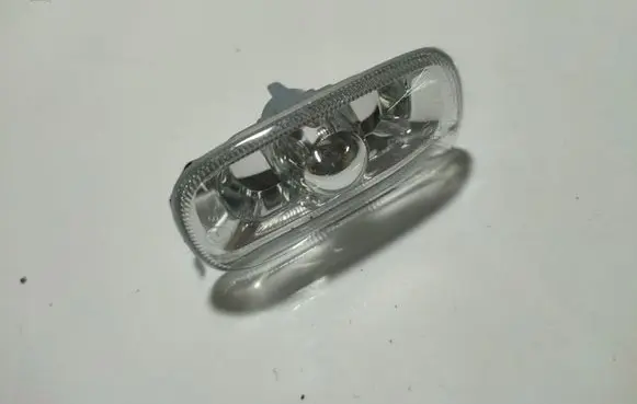 Front fender indicator light