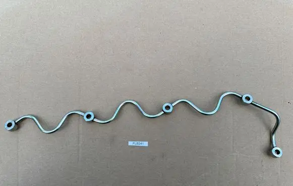 Nissan Patrol Y61 Fuel injector supply line/pipe 166702W201