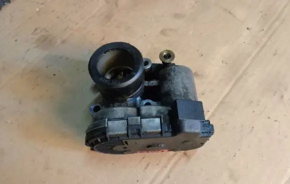 Smart ForTwo I Throttle valve A1601410125