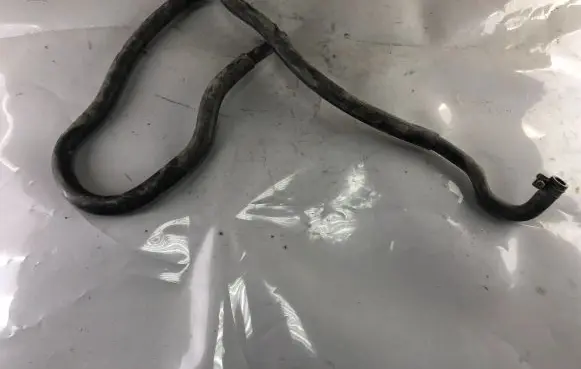 Nissan Patrol Y61 Engine coolant pipe/hose