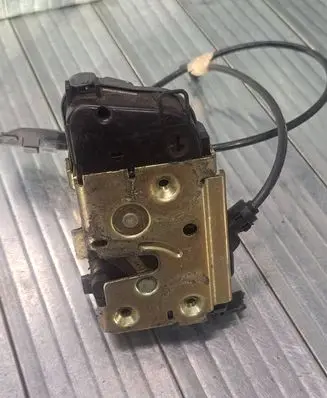 Renault Megane II Rear door lock