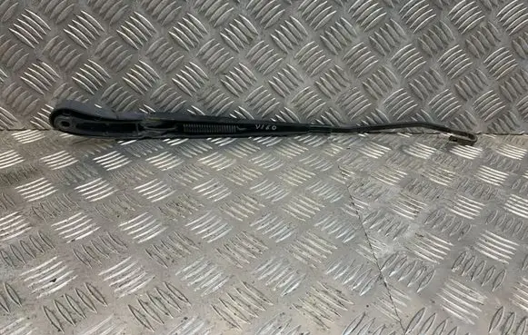 Volvo V70 Front wiper blade arm 8624243