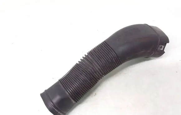 Volkswagen Polo IV 9N3 Air intake duct part 6Q0129618G