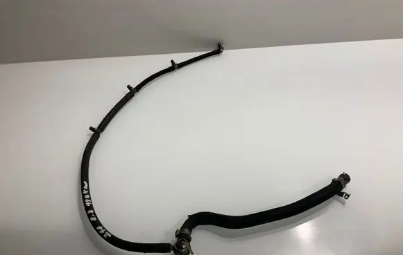 Fuel injector supply line/pipe