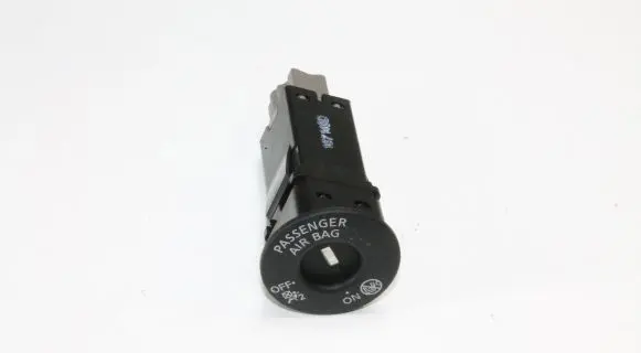 Nissan Qashqai Passenger airbag on/off switch 