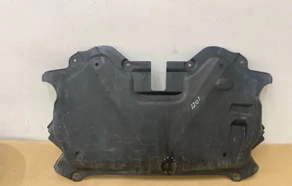 Mercedes-Benz SLK R172 Engine splash shield/under tray 1725200823