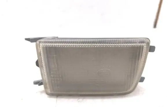 Volkswagen Golf III Front indicator light E401440