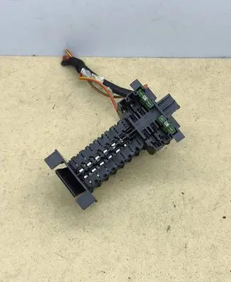 Mercedes-Benz E C207 W207 Fuse module A2045400150