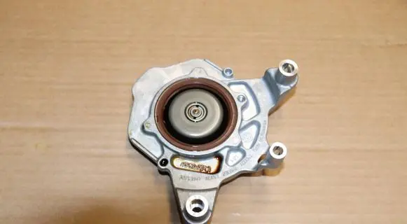 Volvo XC40 Camshaft vanos timing valve 32213847