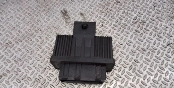 Volvo S80 Fuel pump relay 240107