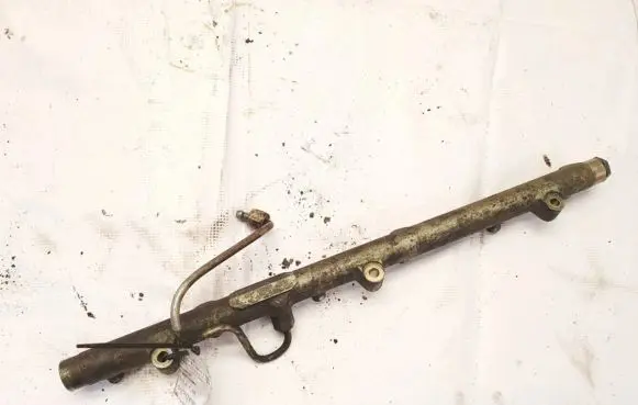 BMW 5 E39 Fuel main line pipe 0445216002 96302