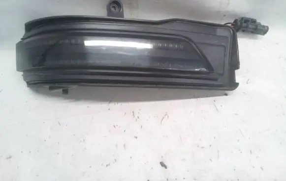 Dodge RAM Mirror indicator light 62604 21992827 CC1821233