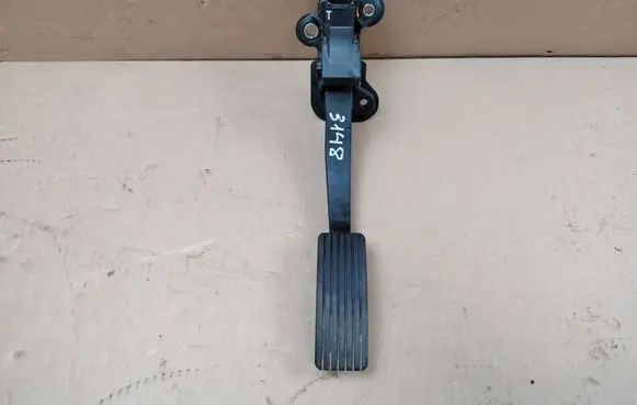 Mitsubishi Outlander Accelerator throttle pedal 6401564012 1600A116