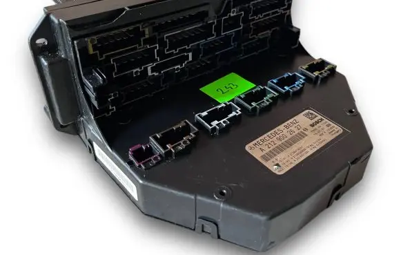 Mercedes-Benz E W212 Central body control module S243 A2129002627