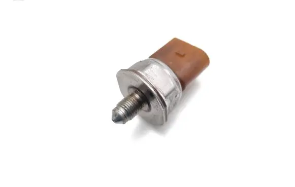 Audi A3 S3 8P Fuel pressure sensor 03C906051H