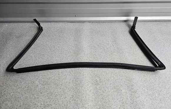 Jeep Wrangler Rubber seal loading door 
