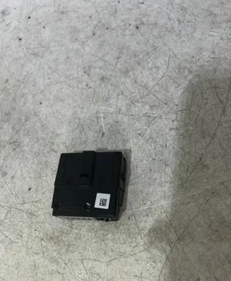 Skoda Octavia Mk3 (5E) USB socket connector 5Q0035726L 10201600015 H0324112019
