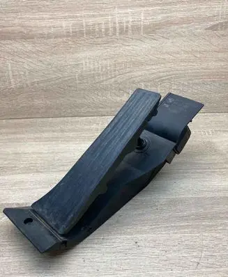 BMW X3 E83 Accelerator throttle pedal 6766930 25916010 Used