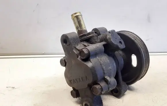 Mitsubishi Galant Power steering pump