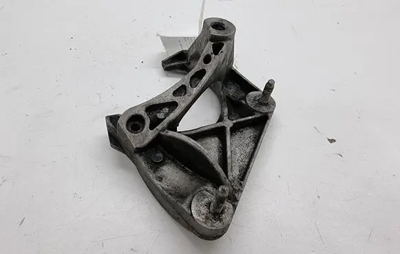 BMW 7 E65 E66 Engine mounting bracket 6758427