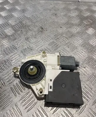 Volkswagen Golf Plus Front door window regulator motor 5M1837402G