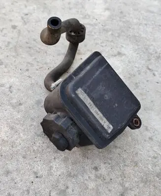 Mercedes-Benz C W203 Power steering fluid tank/reservoir A0004600183