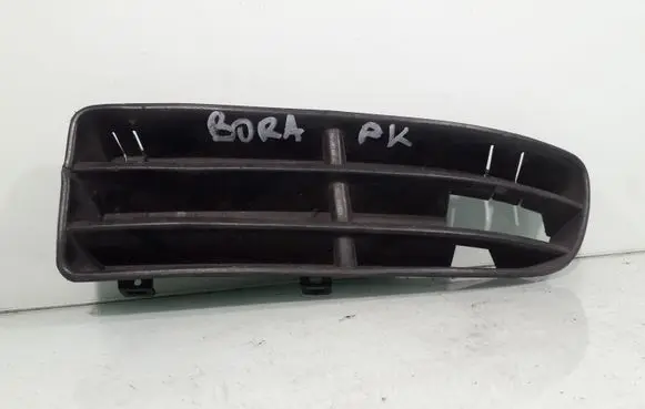 Volkswagen Bora Front bumper lower grill 1J5853665A
