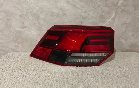 Volkswagen Golf VIII Rear/tail lights 5H0945095C 81970101