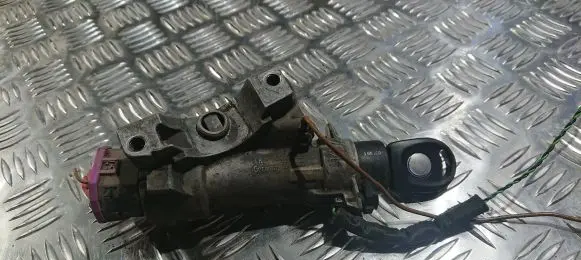 Volkswagen Golf IV Ignition lock 4B0905851C