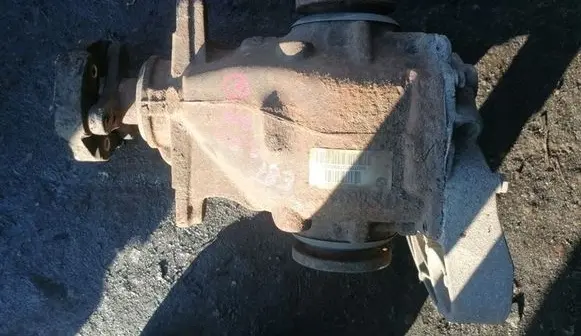 BMW 1 E81 E87 Rear differential 7566169