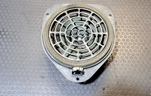 Audi A5 8T 8F Front door speaker 8T0035411A