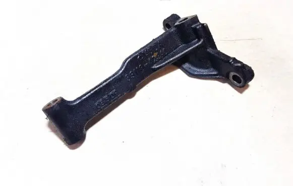 Toyota RAV 4 (XA30) Engine mounting bracket 3311842010 33118-42010