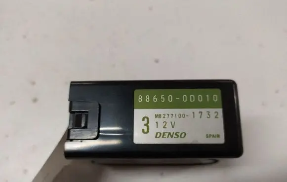 Toyota Yaris Other control units/modules 886500D010 MB2771001732