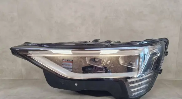 Audi e-tron Headlight/headlamp 4KE941039 251120043748 030111023300