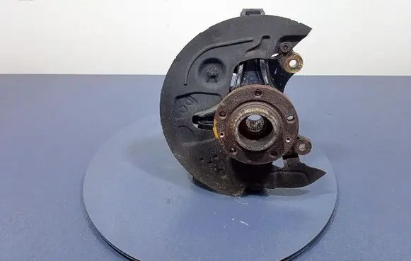 Mercedes-Benz 508 Front wheel hub spindle knuckle 