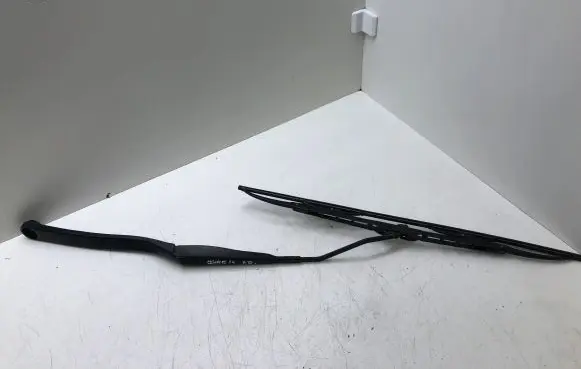 Nissan Juke I F15 Windshield/front glass wiper blade 