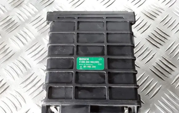 Volkswagen Golf II Engine control unit/module 0280800104105 811906264
