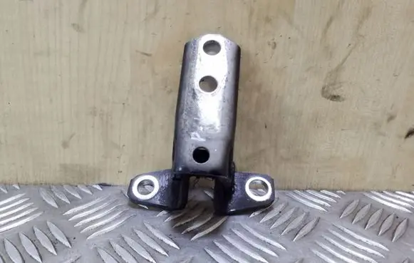 Peugeot 4007 Front door upper hinge