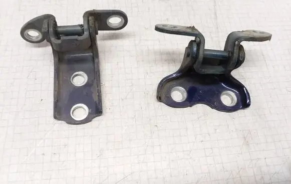 Toyota Avensis T250 Rear door hinge set 