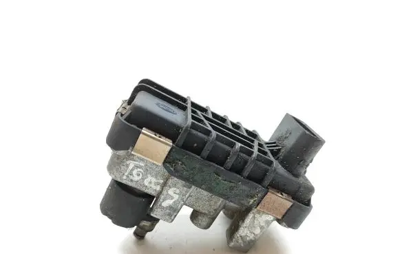 Volkswagen Touareg I Turbine electric control actuator 6NW009550