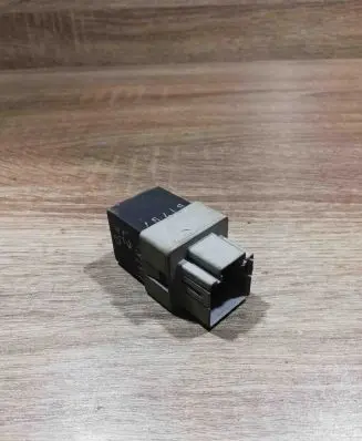 Mitsubishi Space Star Other relay mb953394 72hm100