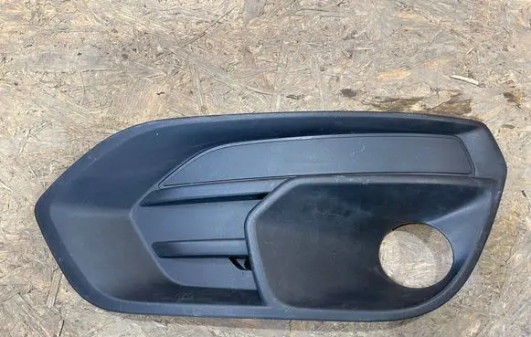 Iveco Daily 6th gen Front bumper lower grill 105802356346 R0773-I