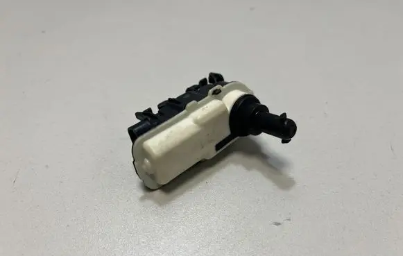 BMW i4 Fuel tank cap lock 9447698
