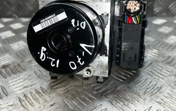 Volvo V70 ABS Pump 31329139 000404972C3 10092604103